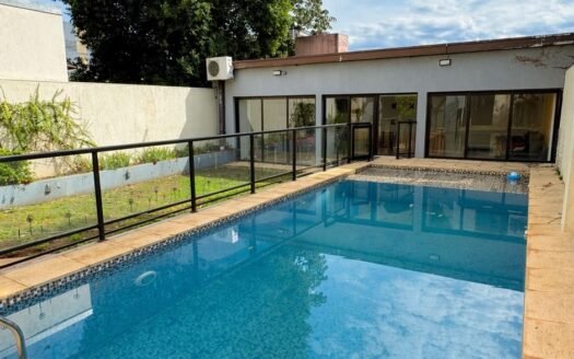 Casa en venta en Posadas de 3 dormitorios con piscina y cochera doble