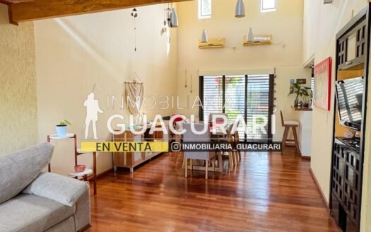 Casa en venta en Posadas de 3 dormitorios con piscina y cochera doble